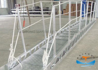 China Estándar anodizado escaleras marinas de la superficie JIS del barco de la pasarela con la red de seguridad fábrica