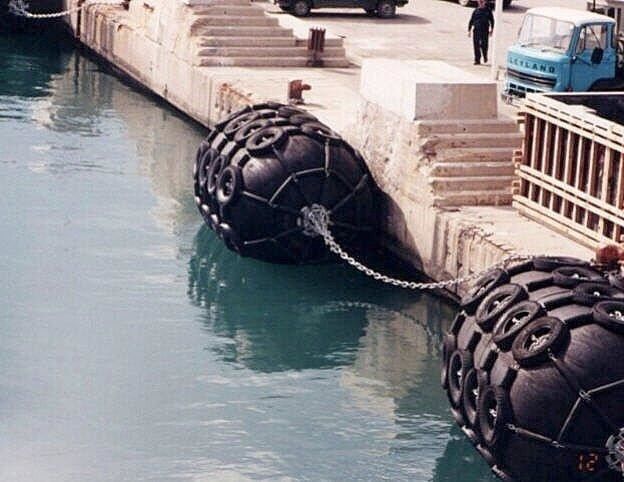 El tipo marino defensa de goma neumática de Yokohama de 0.08MPa galvanizó el neumático de cadena