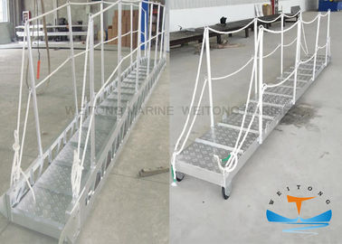 Escalera de aluminio de acero de la pasarela, pasarela modificada para requisitos particulares aluminio de la orilla del tamaño de la escalera del muelle